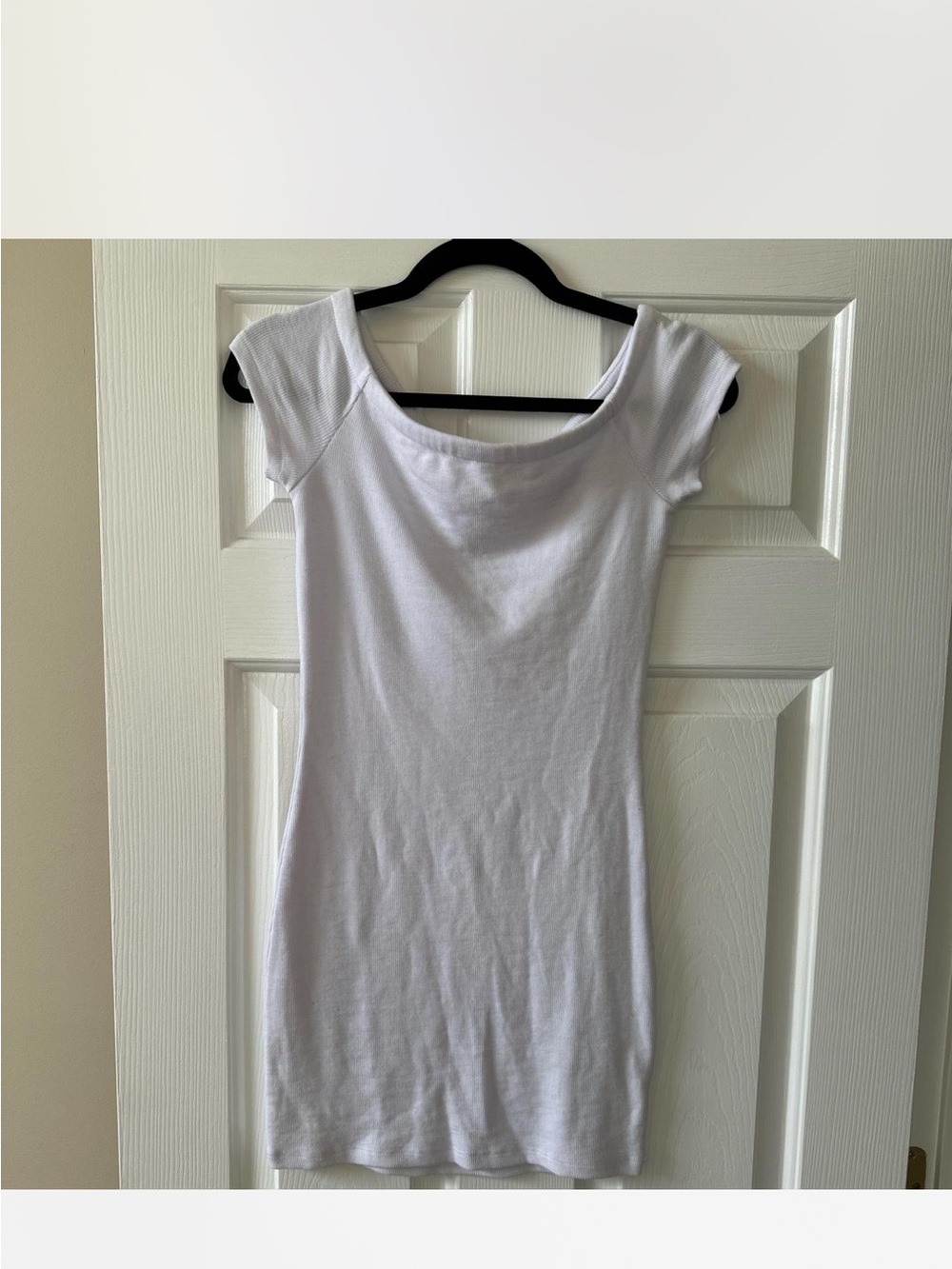 Women's White Scoop Neck Ribbed Dress
